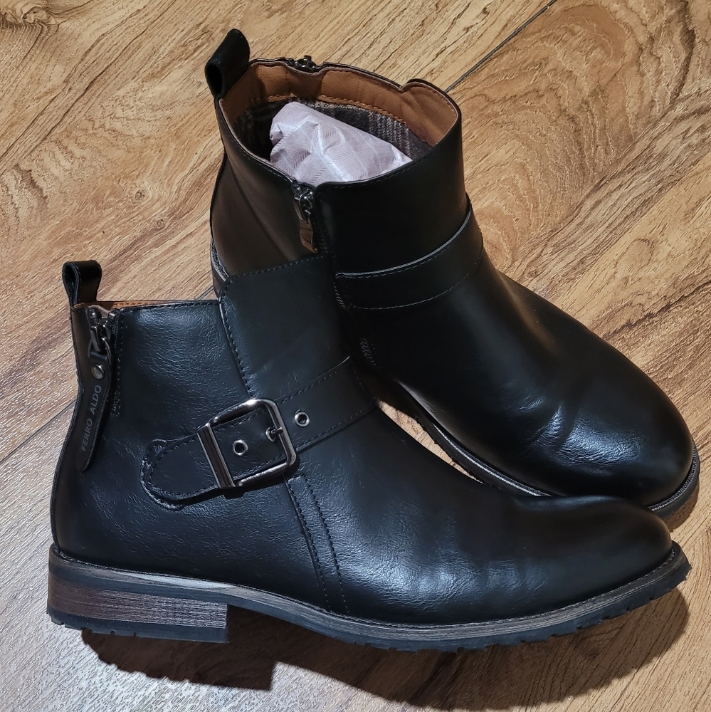Motorcycle boots